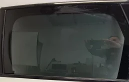 Стекло двери Audi Q7 2015- 4M