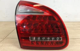 Фонарь в крышку багажника Porsche Cayenne 2012 958 (92A)