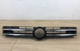 Решетка радиатора без значка VW Touareg NF 2010-2014 7P