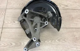 Кулак поворотный со ступицей VW Tiguan 2006-2017 5N