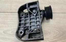 Кронштейн генератора VW Touareg 2003-2010 7L