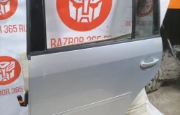 Дверь задняя левая для Volkswagen Touran 2009 года на фотографиях