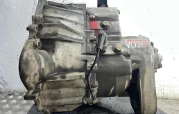 МКПП для Mercedes-Benz Vito 1998 года на фотографиях