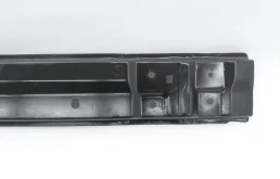 Усилитель переднего бампера для Toyota Corolla 2016 года на фотографиях