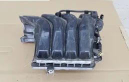 Впускной коллектор для Hyundai Solaris 2018 года на фотографиях