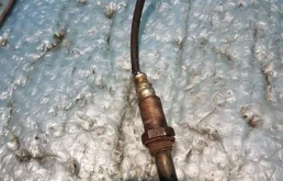 Датчик детонации для Toyota RAV4 2001 года на фотографиях