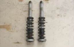 Пружина амортизатора задняя для BMW 5er 2008 года на фотографиях