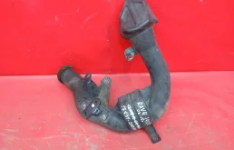 Впускной патрубок воздушного фильтра для Toyota RAV4 2019 года на фотографиях