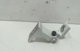 Петля двери передней левой нижняя для Skoda Rapid 2015 года на фотографиях