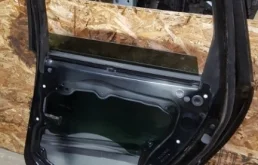 Двери для Volvo XC70 2014 года на фотографиях