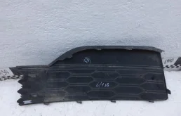 Решетка переднего бампера правая нижняя для Skoda Rapid 2020 года на фотографиях