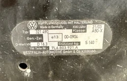 Фаркоп для Volkswagen Touareg 2005 года на фотографиях