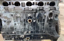 Двигатель для Volvo C30 2008 года на фотографиях