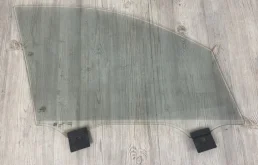 Стекло двери переднее левое для Audi Q7 на фотографиях