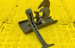 крючок капота для Mercedes-Benz E class W211 2002-2009