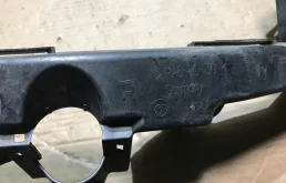 Кронштейн правой фары нижний для BMW 3er на фотографиях