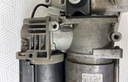 Компрессор пневмоподвески задний для Audi Q7 на фотографиях