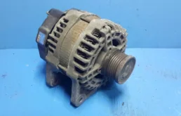 Генератор для Nissan X-Trail 2010 года на фотографиях