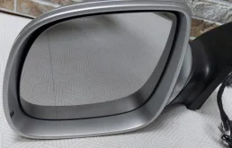 Стекла и зеркала для Audi Q7 2017 года на фотографиях