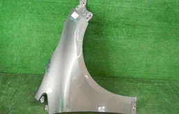 Крылья для Toyota Corolla 2019 года на фотографиях