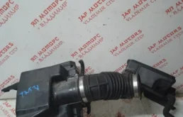 Корпус воздушного фильтра для Nissan X-Trail 2012 года на фотографиях