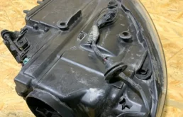 Фара ксенон левая для Volkswagen Touareg 2008 года на фотографиях