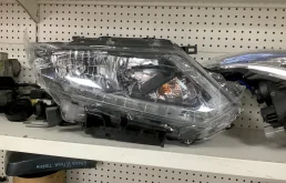 Фара правая галоген дорестайл без дефектов для Nissan X-Trail T32 RU 2015-2022