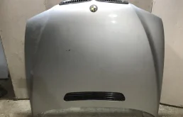 Капот для BMW 7er 2001 года на фотографиях