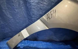 Крыло правое для Toyota Alphard 2007 года на фотографиях