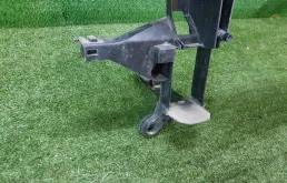 Усилитель переднего бампера для Mercedes-Benz CLA class 2018 года на фотографиях