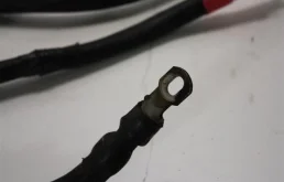 Провод высоковольтный длинный для Jaguar XF 2010 года на фотографиях