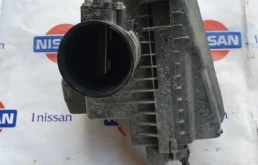 Корпус воздушного фильтра для Nissan X-Trail 2020 года на фотографиях