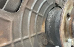 Кулак поворотный правый для Mercedes-Benz M class 2001 года на фотографиях