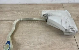 Бачок стеклоомывателя передний для Porsche Cayenne на фотографиях