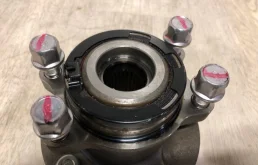 Ступица колеса задняя левая для Mitsubishi ASX на фотографиях