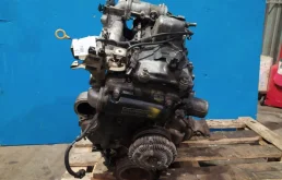 Двигатель без навесного для Nissan Pathfinder 1999 года на фотографиях