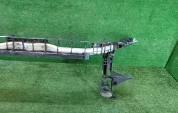 Усилитель переднего бампера для Mercedes-Benz CLA class 2018 года на фотографиях