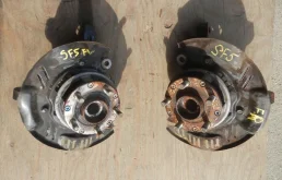 Кулак поворотный левый для Subaru Legacy 2001 года на фотографиях