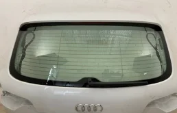 Стекла и зеркала для Audi Q7 2010 года на фотографиях