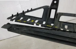 Кожух замка капота для Hyundai Solaris на фотографиях