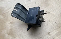 Блок ABS для Volvo XC90 2012 года на фотографиях