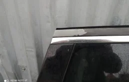 Уплотнитель передней правой двери для Audi Q7 2008 года на фотографиях