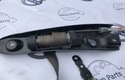 Ремень безопасности передний правый для Volvo XC90 на фотографиях