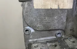 Передняя крышка двигателя для Volkswagen Polo на фотографиях