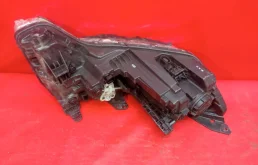 Фары для Kia Carnival на фотографиях