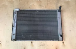 Радиатор охлаждения ДВС для Toyota Alphard на фотографиях