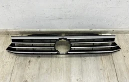 Решетка радиатора с эмблемой для Volkswagen Passat (B8) 2014-2019