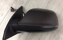 Стекла и зеркала для Audi Q7 2010 года на фотографиях