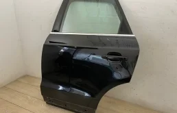 Двери для Audi Q3 2013 года на фотографиях