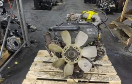 Двигатель для Toyota Land Cruiser 1997 года на фотографиях